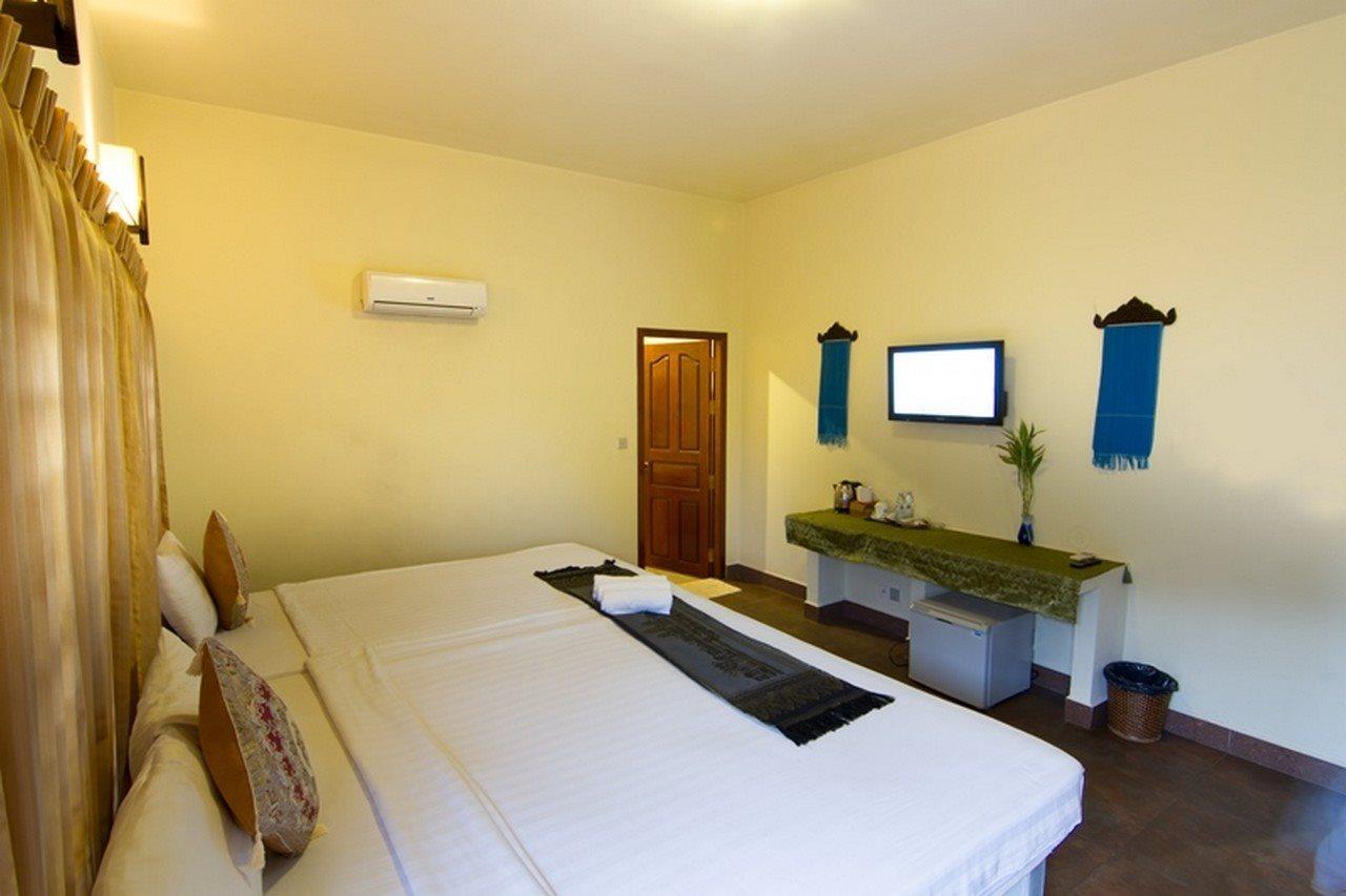 G Eleven Hotel Phnom Penh Exterior foto