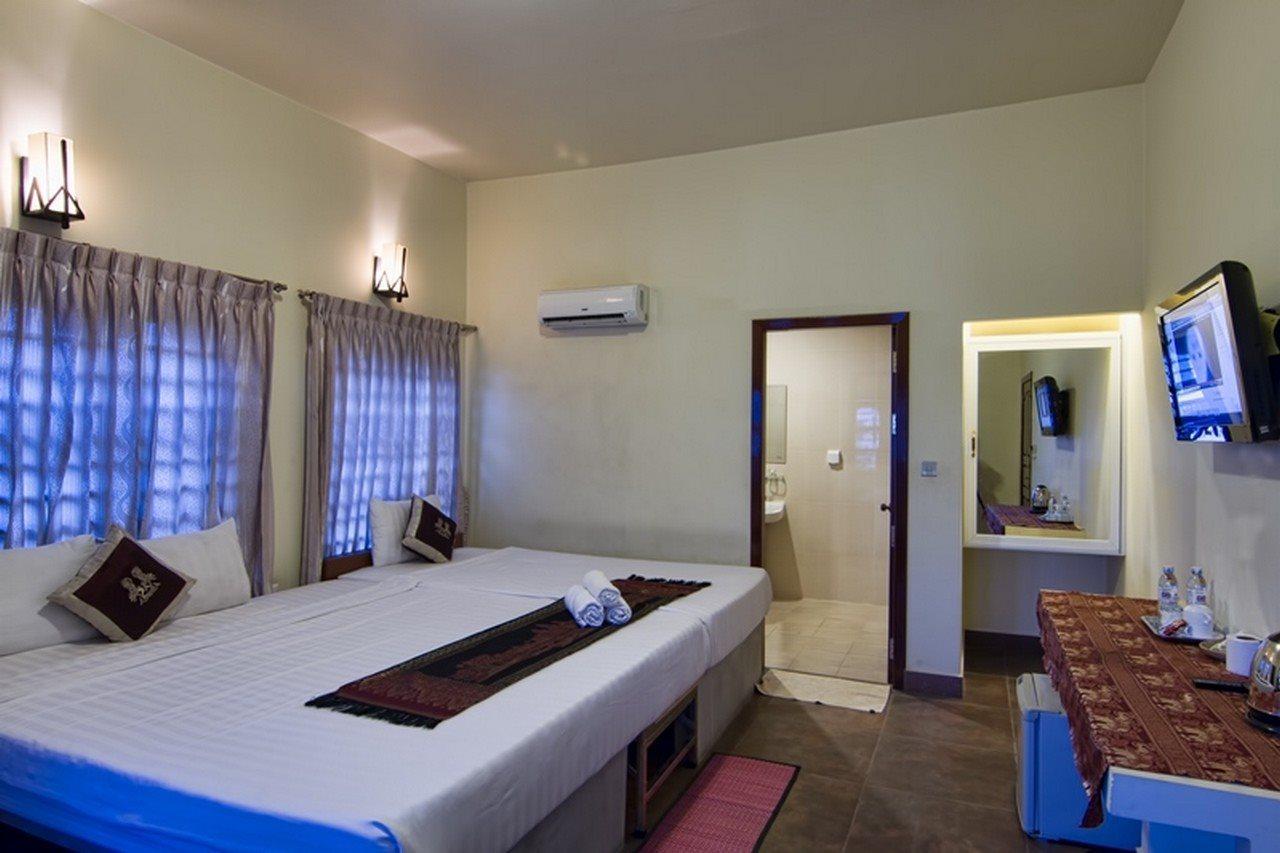 G Eleven Hotel Phnom Penh Exterior foto