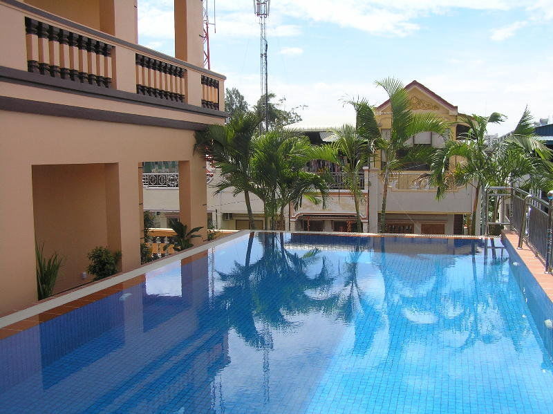 G Eleven Hotel Phnom Penh Exterior foto