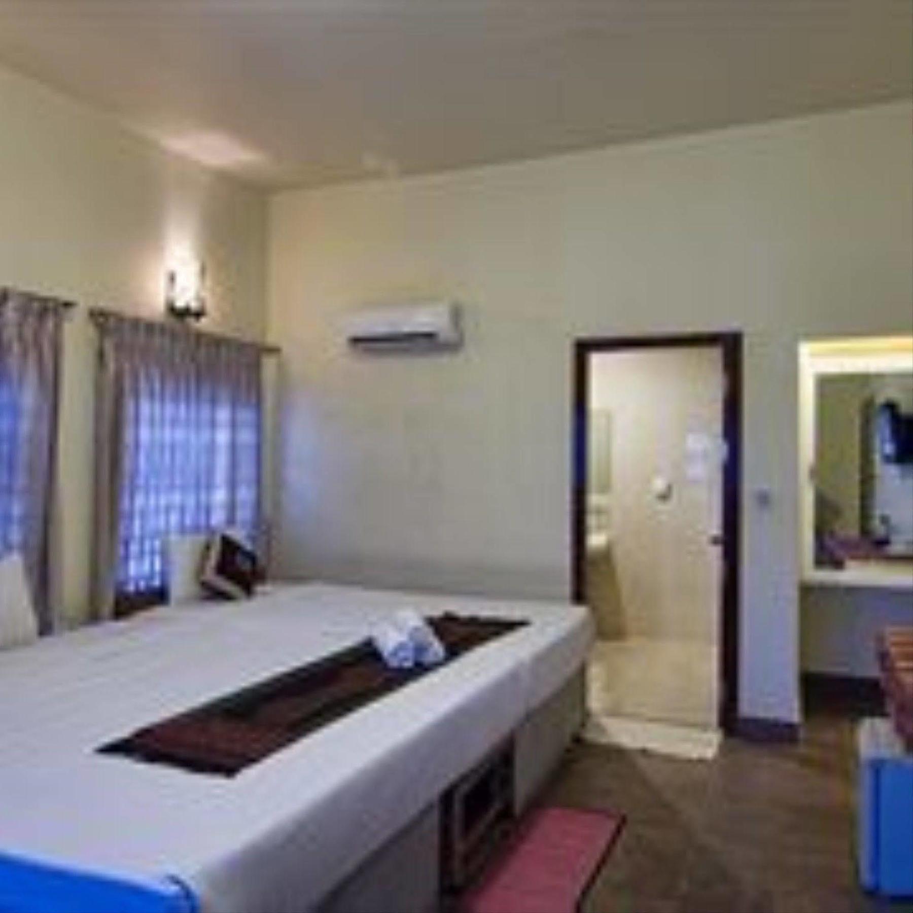 G Eleven Hotel Phnom Penh Exterior foto