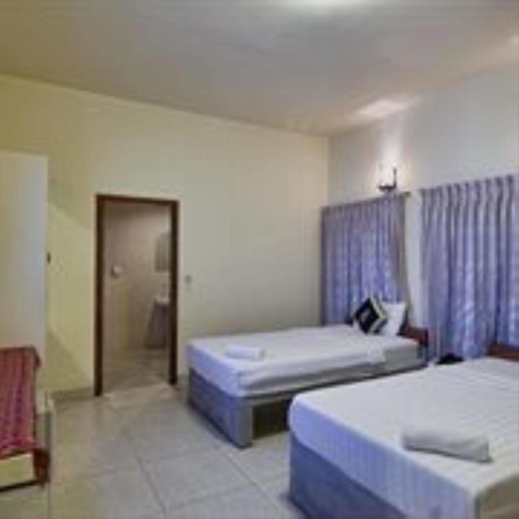 G Eleven Hotel Phnom Penh Exterior foto