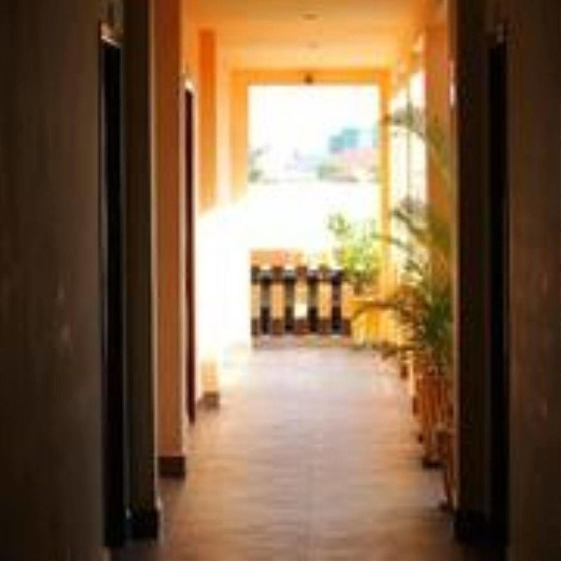 G Eleven Hotel Phnom Penh Exterior foto