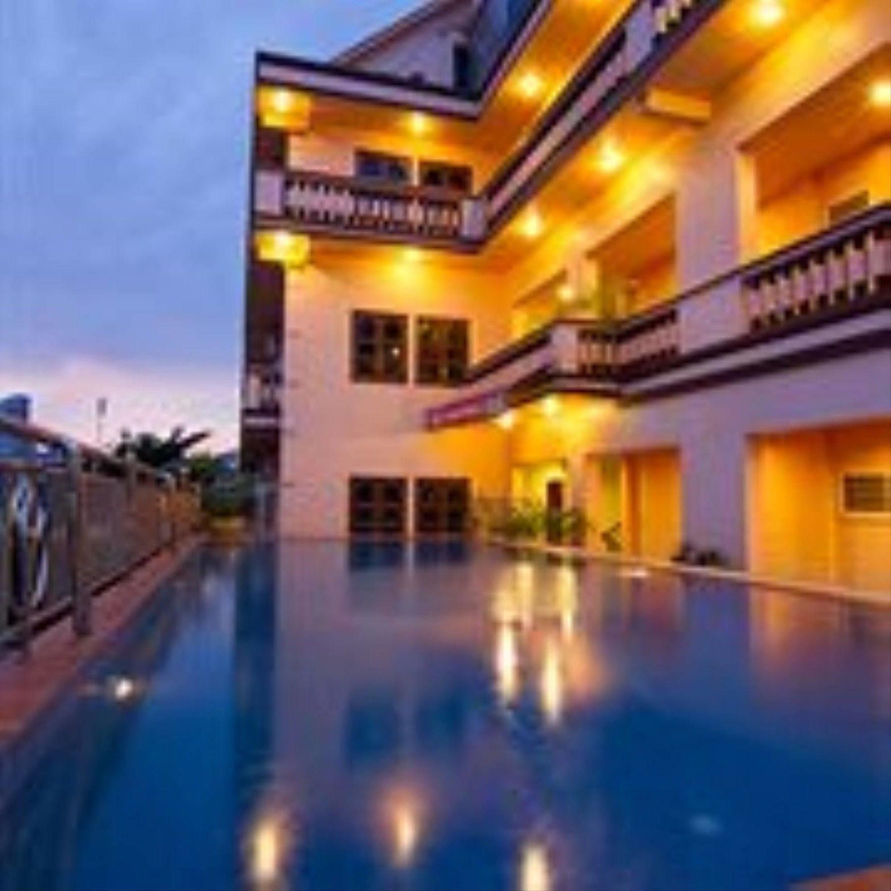 G Eleven Hotel Phnom Penh Exterior foto