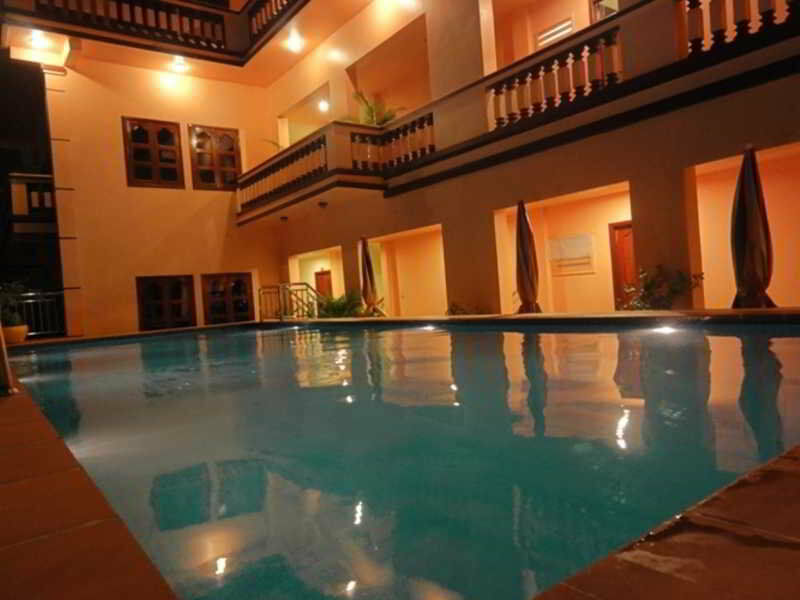 G Eleven Hotel Phnom Penh Exterior foto
